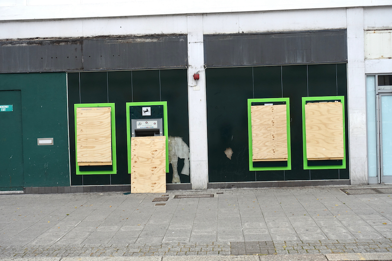 Abandoned High Street Branches Should Be Hubs Shared by Banks