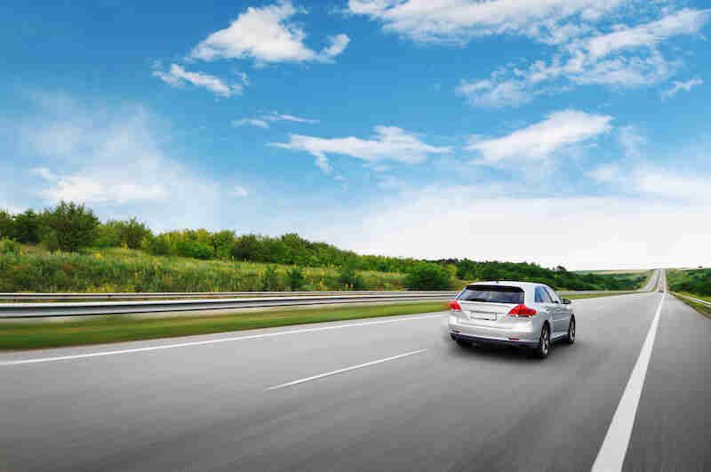Nearly Half of Drivers Coasting in Neutral Despite Risks (1)