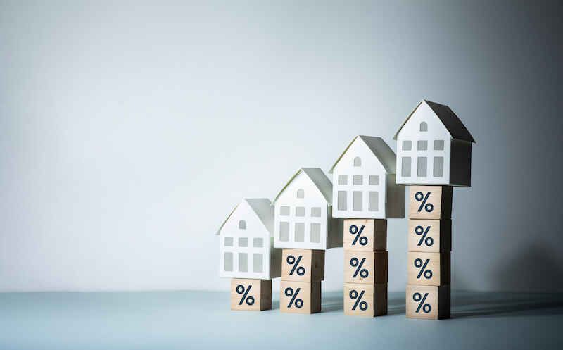 Banks Yank Mortgage Deals as Borrowers Scramble to Lock in Rates (1)